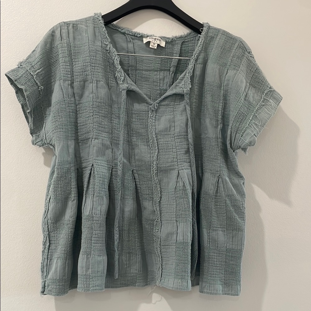 Umgee Green Boxy Blouse with Cuffed Sleeves and Pleated Details